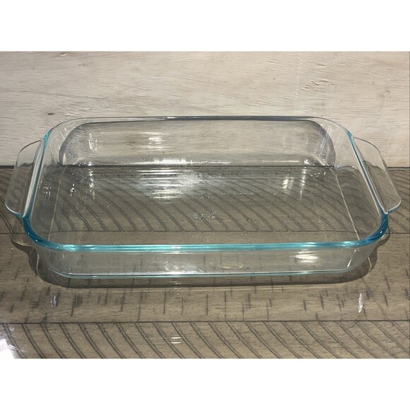 Pyrex 232 Casserole Baking Dish 2 QT Clear Glass Vintage MAde in USA - Picture 1 of 4